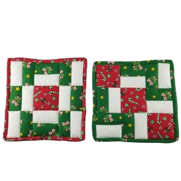Hand Sewn Christmas Potholder Quilted Trivet Set of 2 Red Green Whtie Candy Cane - Picture 1 of 9